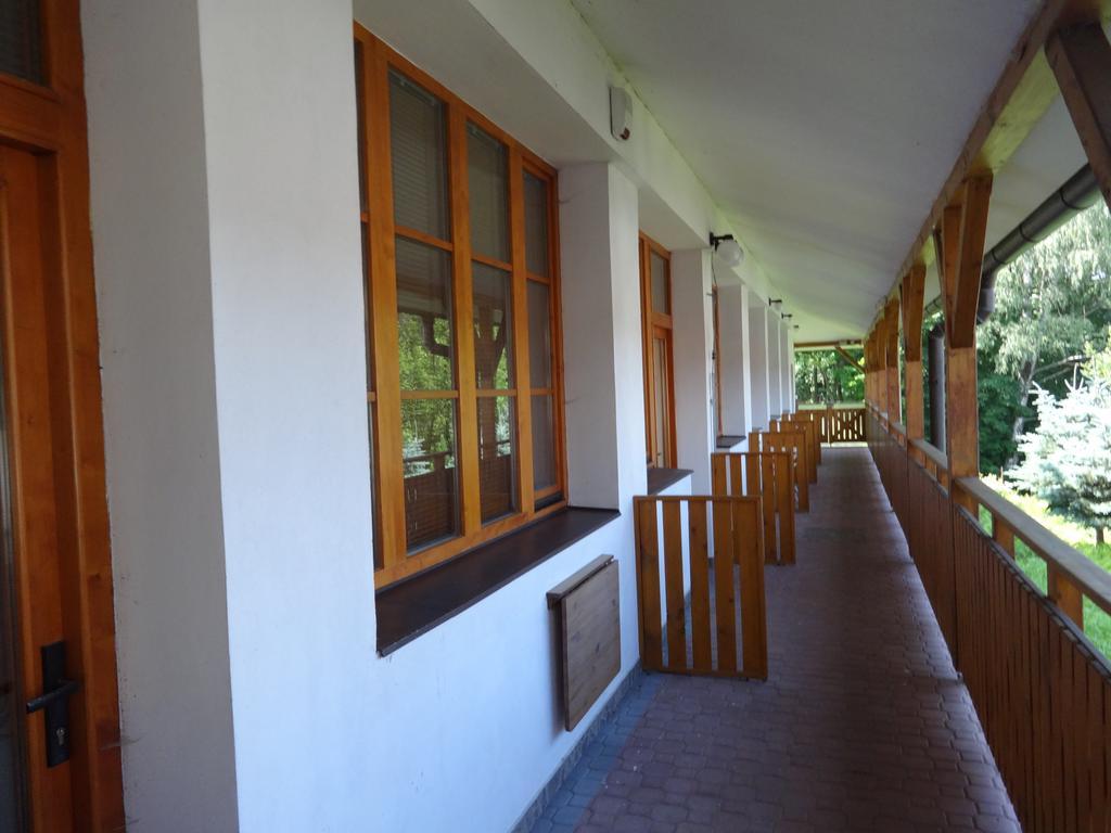 Apartment 466
